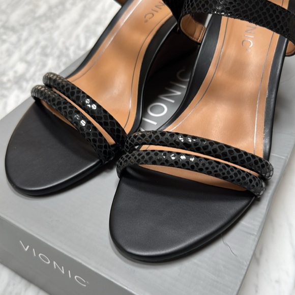 Vionic Black Emmy Textured Heeled Sandals - Picture 4 of 8
